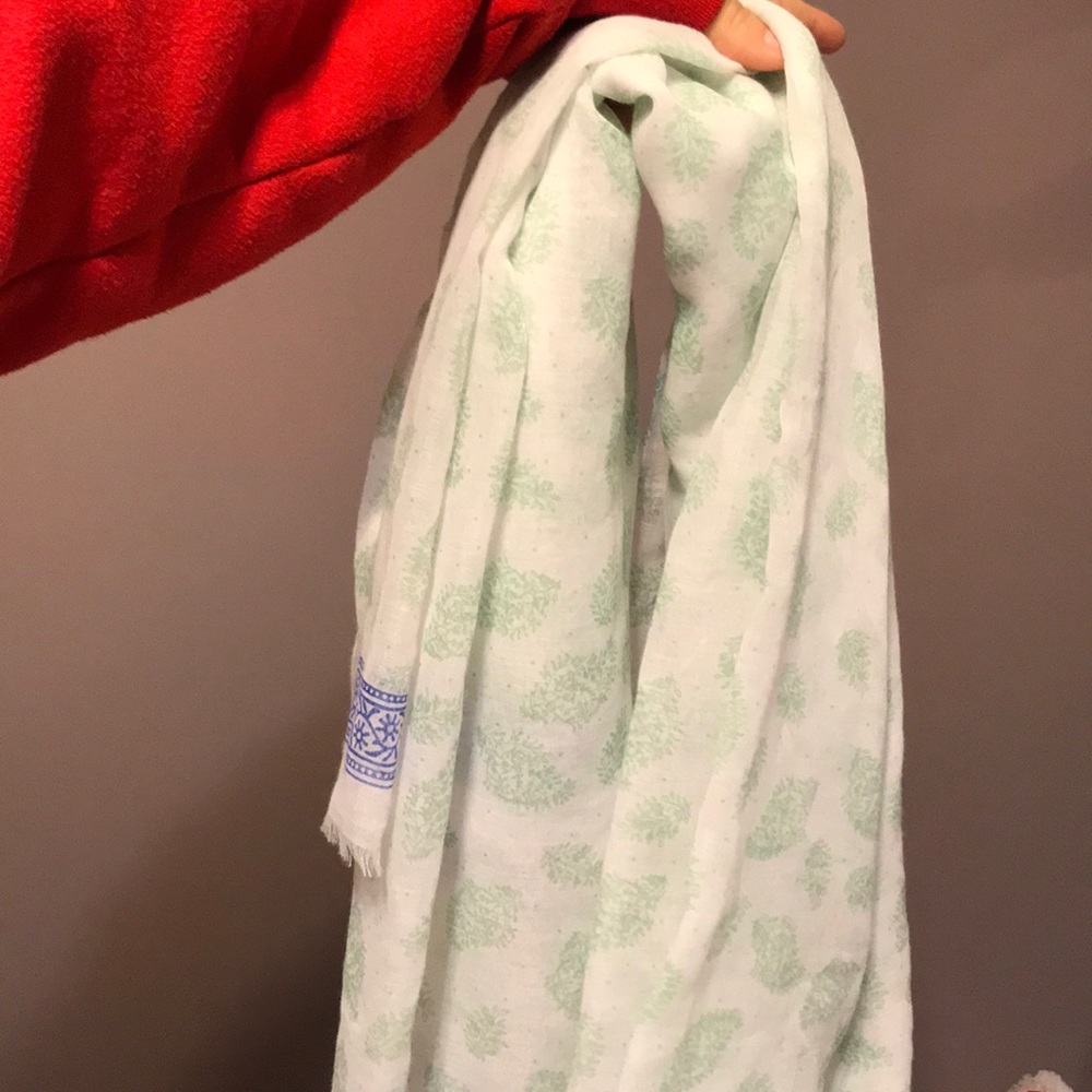 Patterned Scarf - Picture 3 of 3